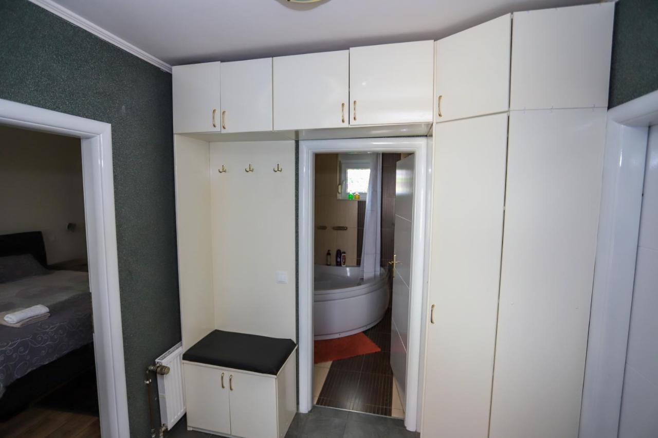Apartman Veronika Ðakovo Eksteriør billede