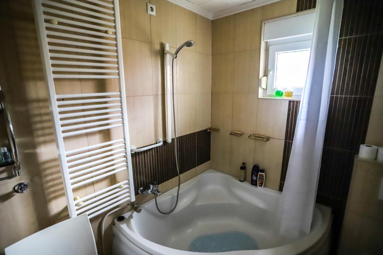Apartman Veronika Ðakovo Eksteriør billede